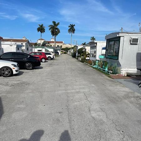 Beautiful Mobile Home In Hallandale Beach Eksteriør bilde